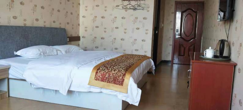 盐源俄域风情酒店图片