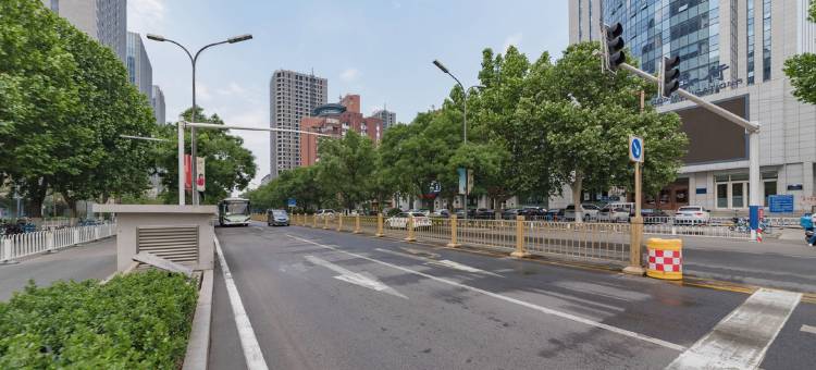 灰鲸INS酒店(唐山万达广场店)图片