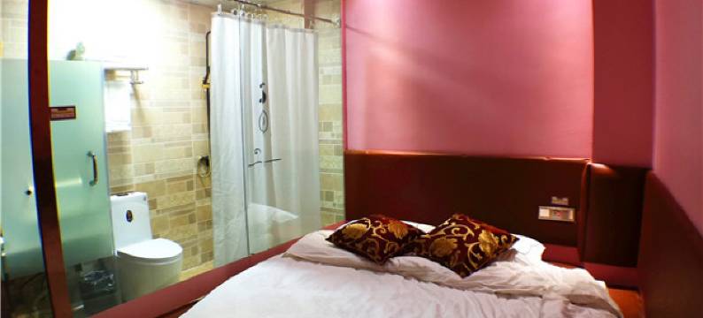 吐鲁番紫藤田园客栈图片