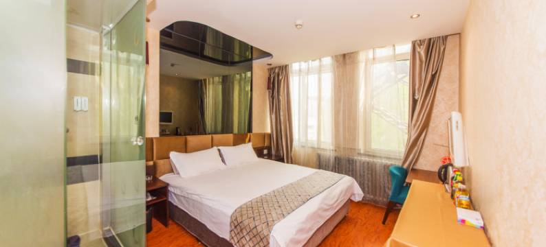 七彩时尚艺术宾馆(哈尔滨师范大学店)图片