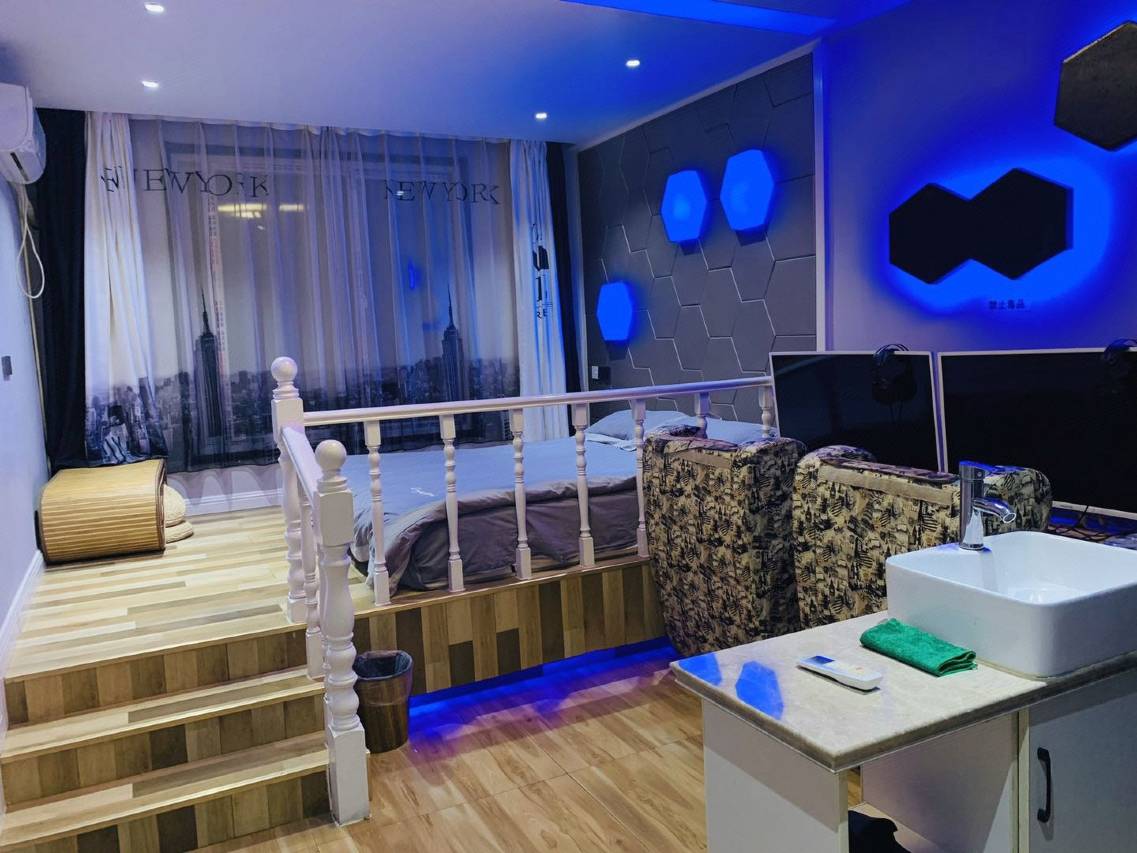 东营蓝精灵网咖民宿