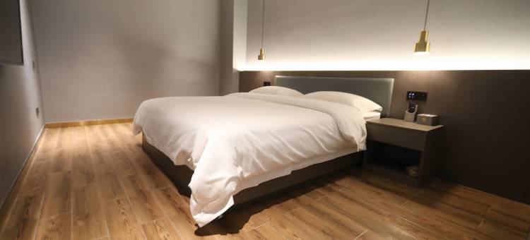 捺钵四季温泉酒店(大安嫩江湾湿地公园高铁站店)图片