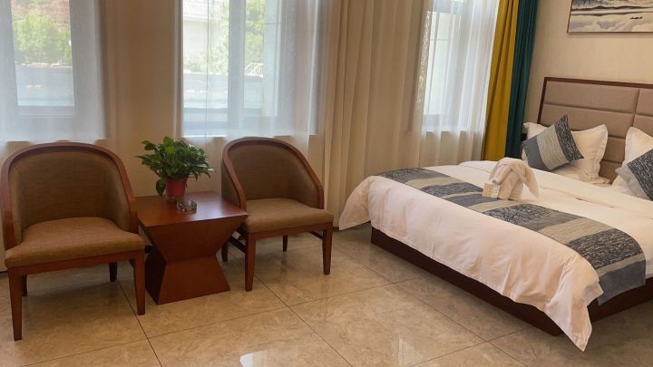 Pu County Hotel Over view