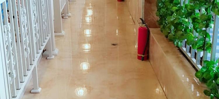 维尔纳主题酒店(柳州高铁站店)图片