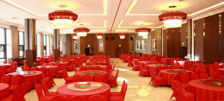 艳阳天酒店(武汉后湖大道地铁站店)图片