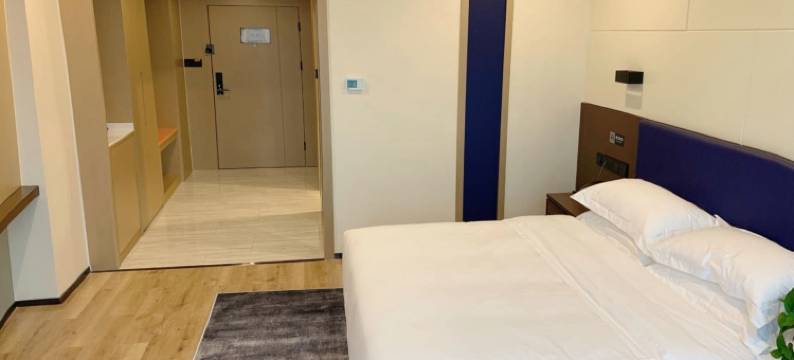 桔子水晶主题酒店(济阳崔寨弘力商贸城店)图片