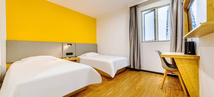 布丁严选酒店(上海龙阳路地铁站新国际博览中心店)图片