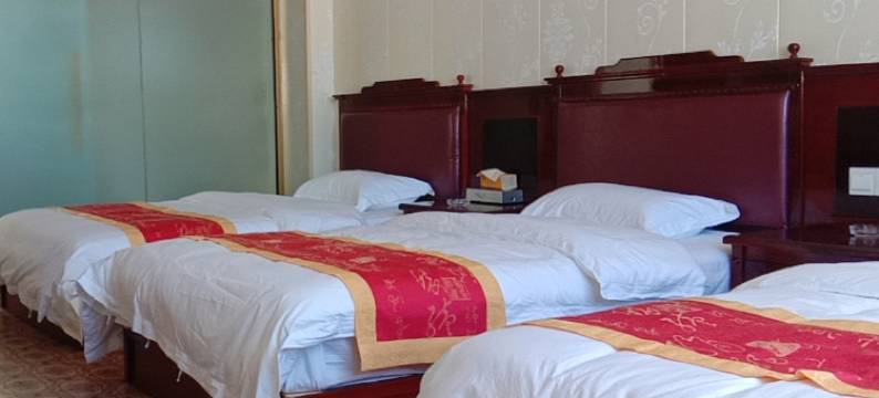 仲巴晴川酒店图片