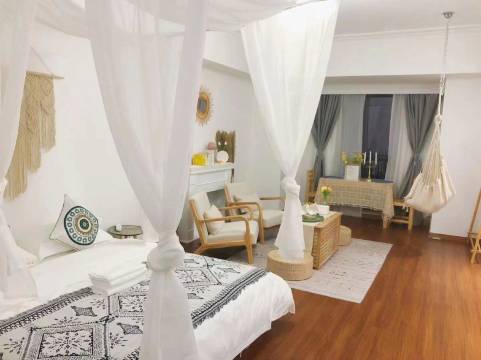 川之逸公寓(遂宁万达广场店)