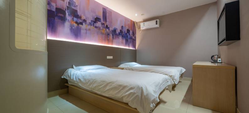 易佰连锁旅店(上海天山缤谷广场威宁路地铁站店)图片