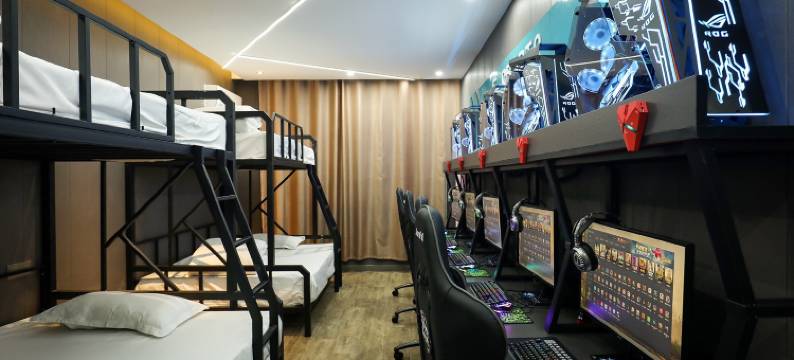 致青春电竞酒店(星月时代广场巩义站店)图片