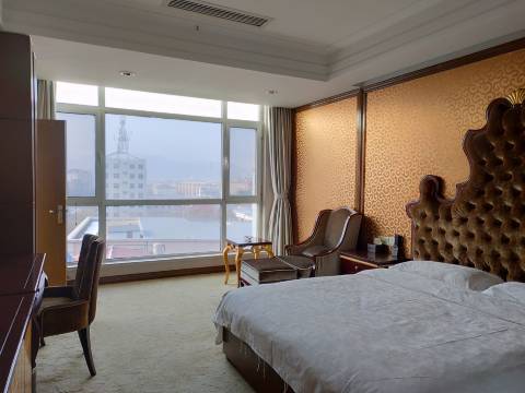 青龙四合商务酒店