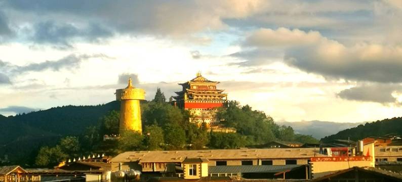 香格里拉月鸟青年旅舍图片