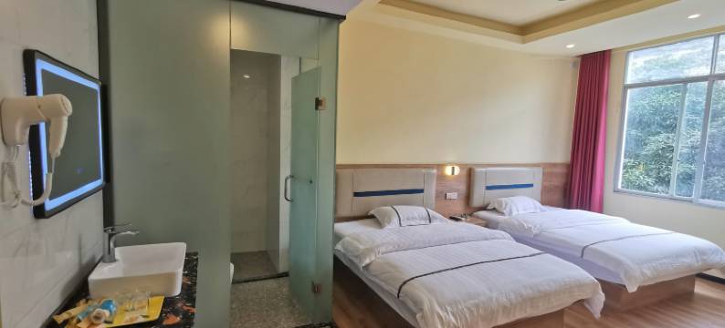 富宁家多宝宾馆图片