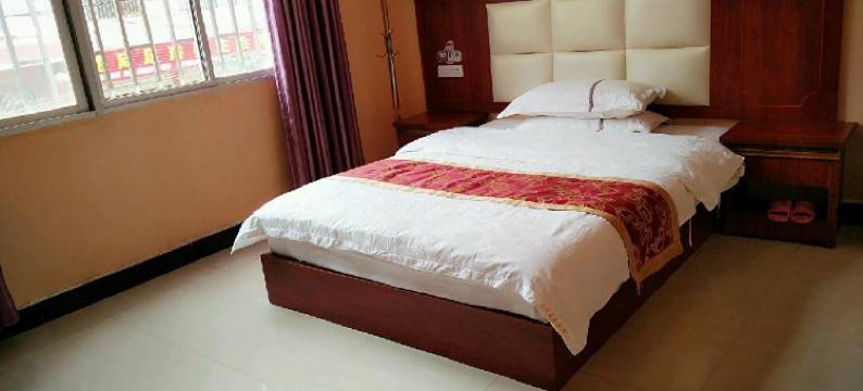 龙华商务宾馆(蒙自市人民医院店)图片