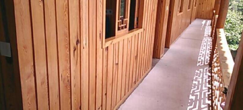 海螺沟良栖山院民宿图片