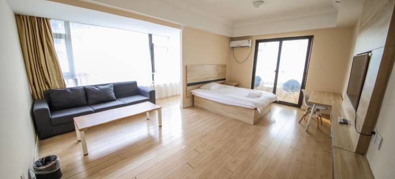 星耀酒店(青岛朝阳山地铁站店)图片