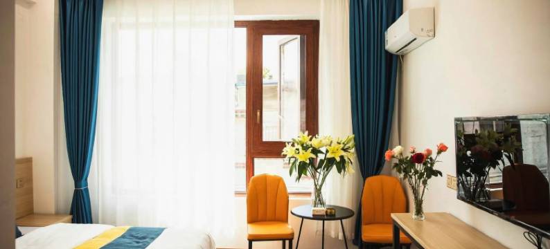 在路上精品客栈(布达拉宫店)图片