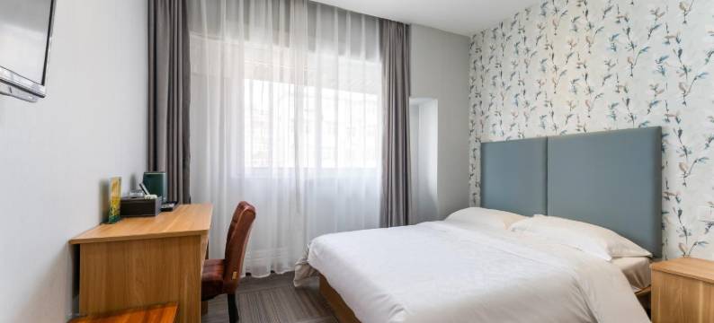 青岛大溪地精品酒店(台东步行街啤酒博物馆店)图片