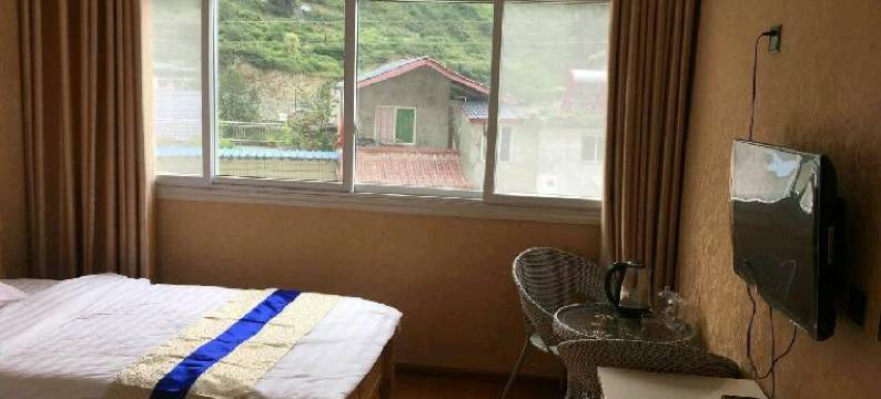 泸定雪绒花酒店图片