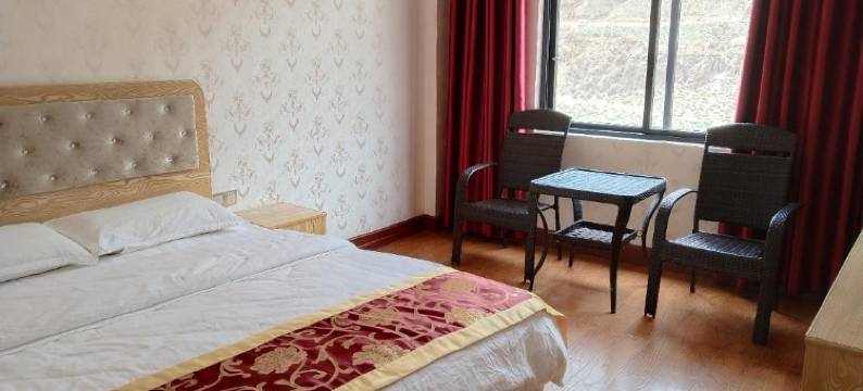 八宿悦莱酒店图片