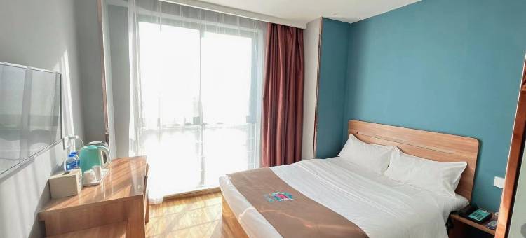 派酒店(商丘高铁站帝壹茂店)图片