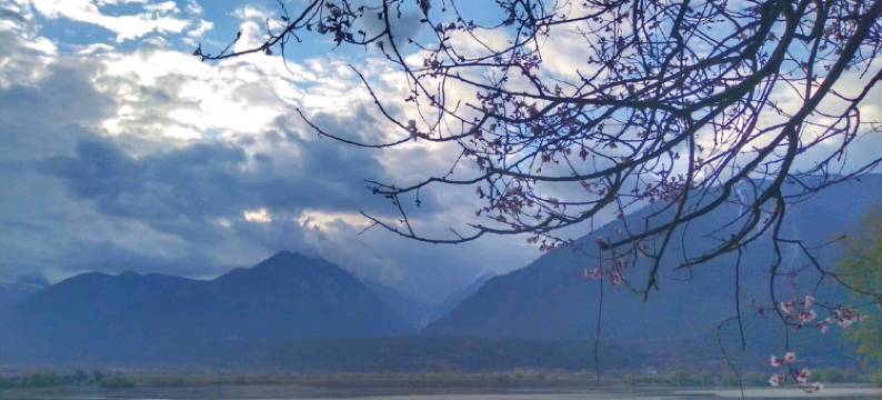 米林听风看水玻璃盒子别墅图片