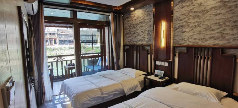 凤凰景栖江边客栈(凤凰古城店)图片