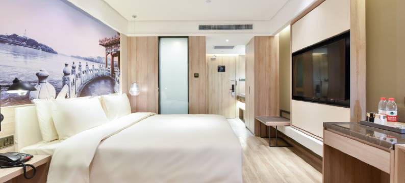 北京劲松地铁站亚朵酒店图片