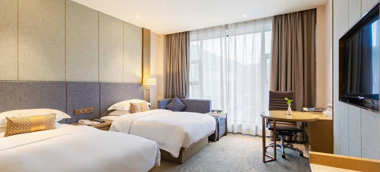 南江世纪朝阳大饭店(光雾山广场店)图片