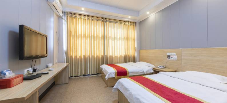 青柠酒店(许昌胖东来生活广场火车站店)图片