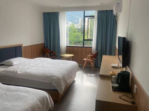 茂县岷缘商务客栈