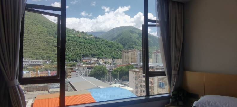 阿拉羌色大酒店图片