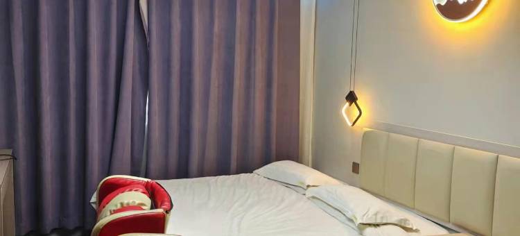 竞自由电竞客房图片