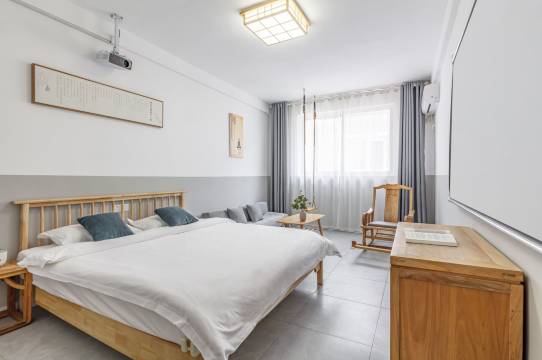 可盐可甜民宿(开封清明上河园店)