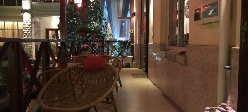 罗平麗雅庭院酒店图片