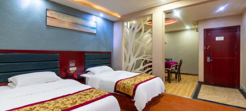 大方四月天假日酒店图片