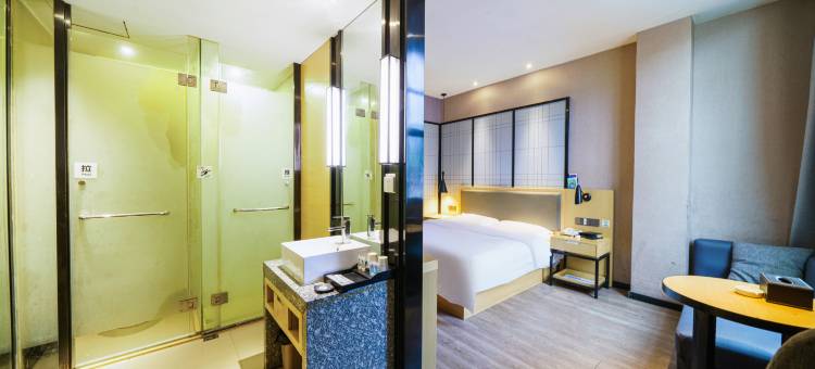 隆林成飞精品酒店图片