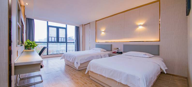 尊上酒店(长沙万家丽广场地铁站店)图片