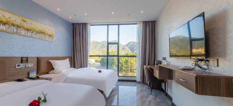 英九大酒店(英德汽车客运站)图片