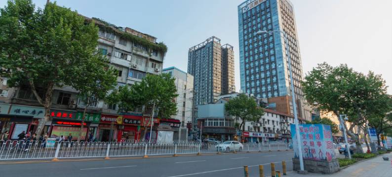 乐福园酒店(钟家村地铁站汉商银座店)图片