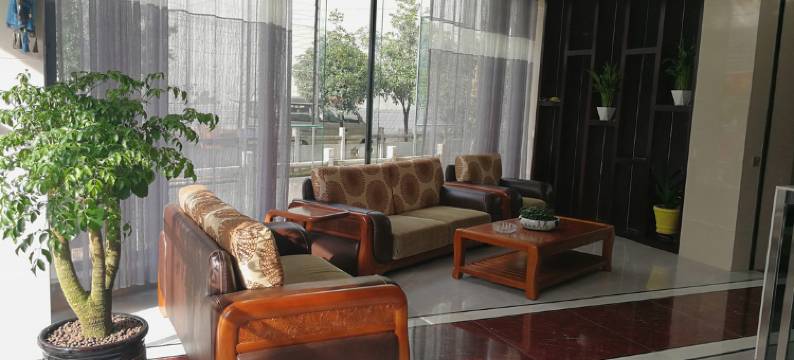 鲁甸宏尊酒店图片