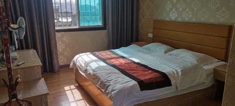 兴仁鑫华宾馆图片