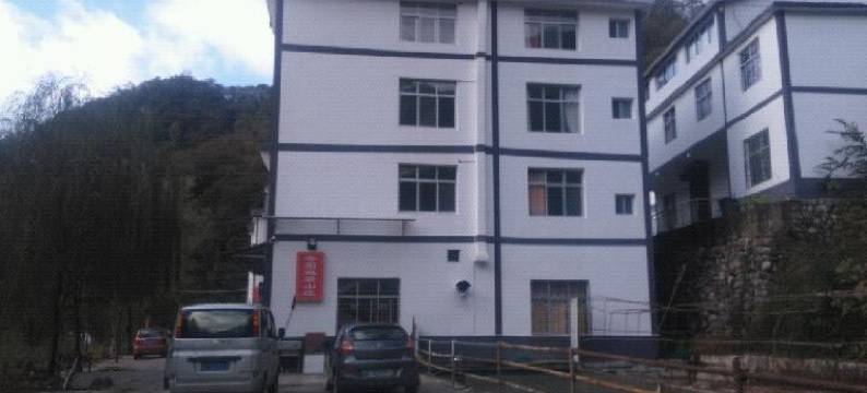 南江奇石避暑山庄图片