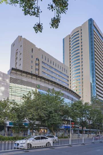 乌鲁木齐乌鲁木齐火车站附近451元至600元口碑人气五星级酒店,乌鲁木