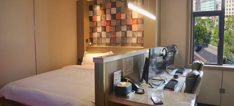 维斯顿电竞酒店(淮南八佰伴店)图片