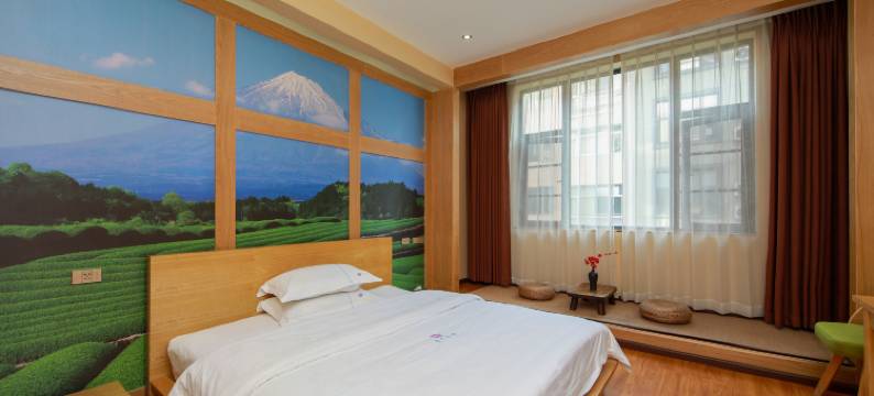 曲靖月下荷塘主题酒店图片