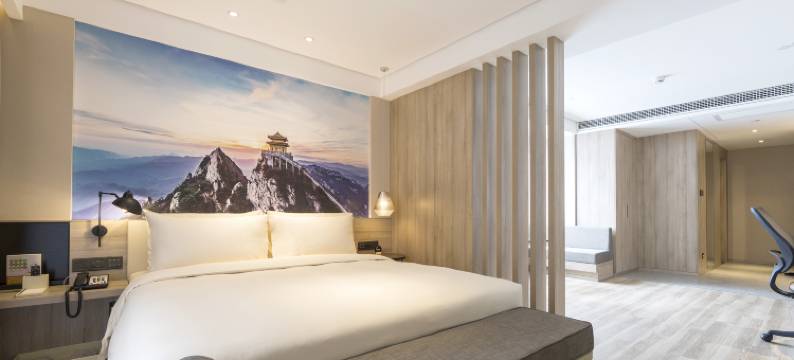 郑州CBD中州大道亚朵酒店图片