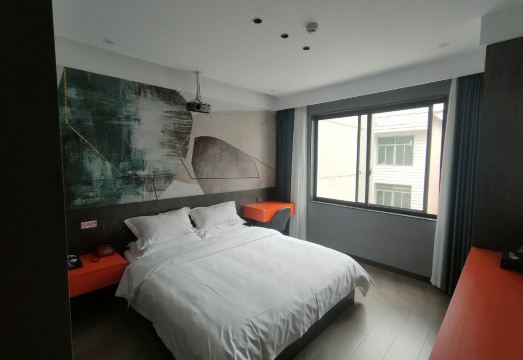 M HotelHotel Overview