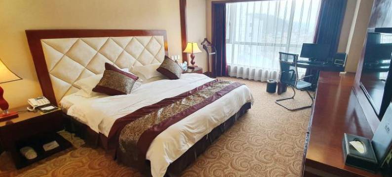 富源森岳酒店图片